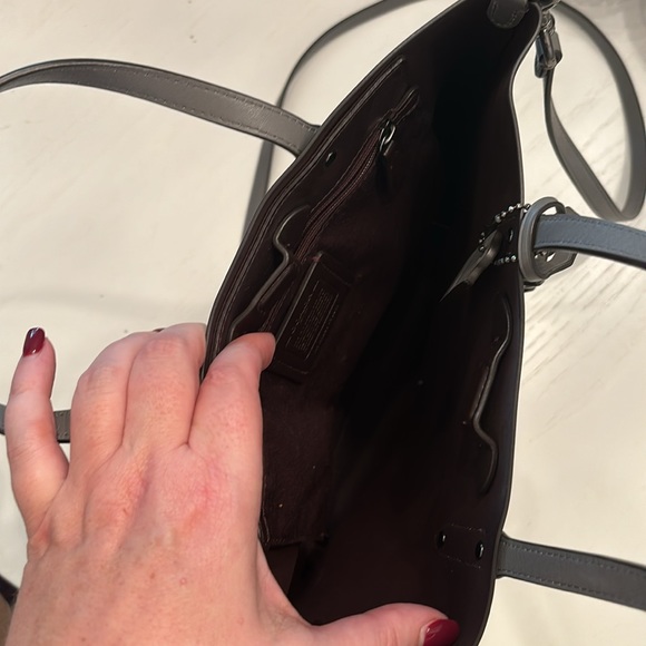 Gray leather Coach tote bag. - Picture 4 of 6